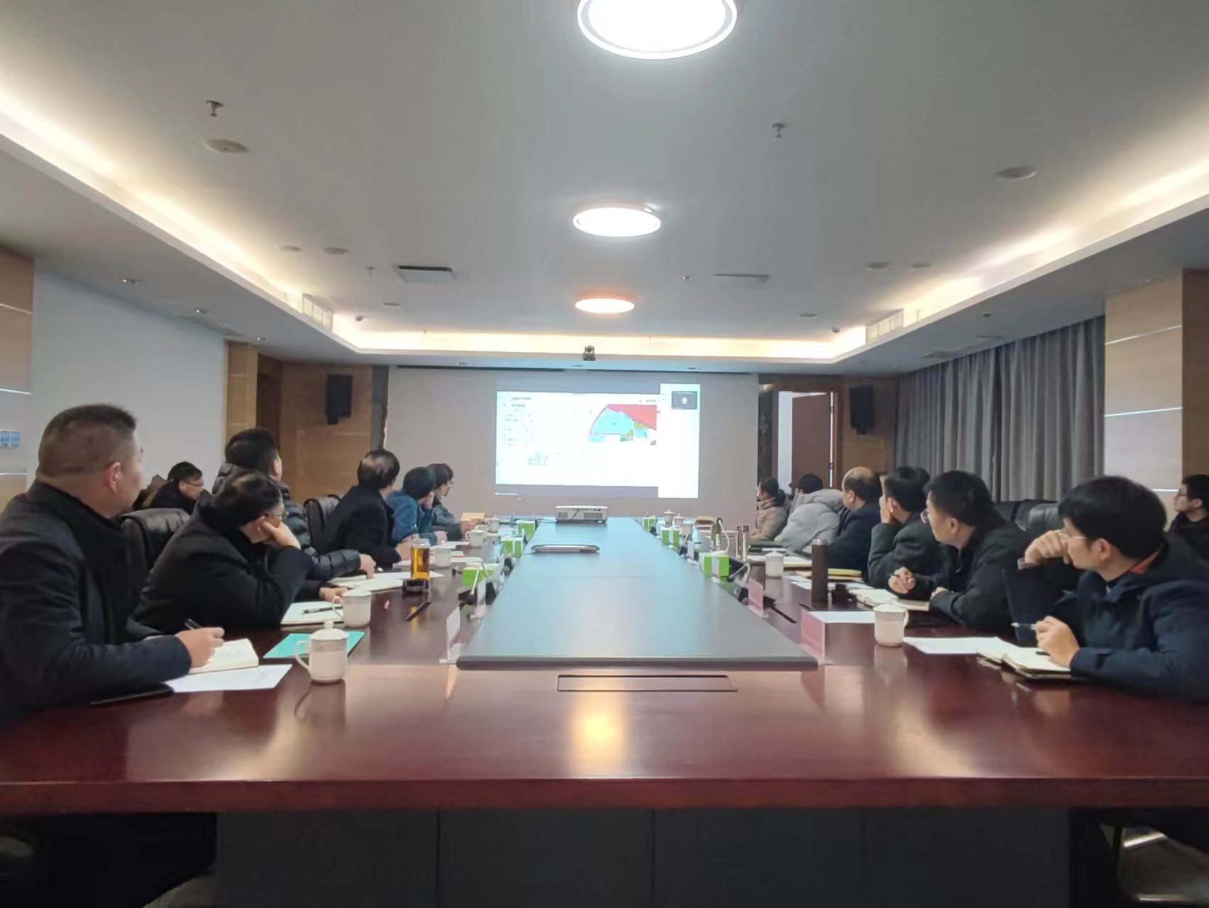 集團召開黃海新區(qū)濱海片區(qū)供熱管道、公共2.jpg